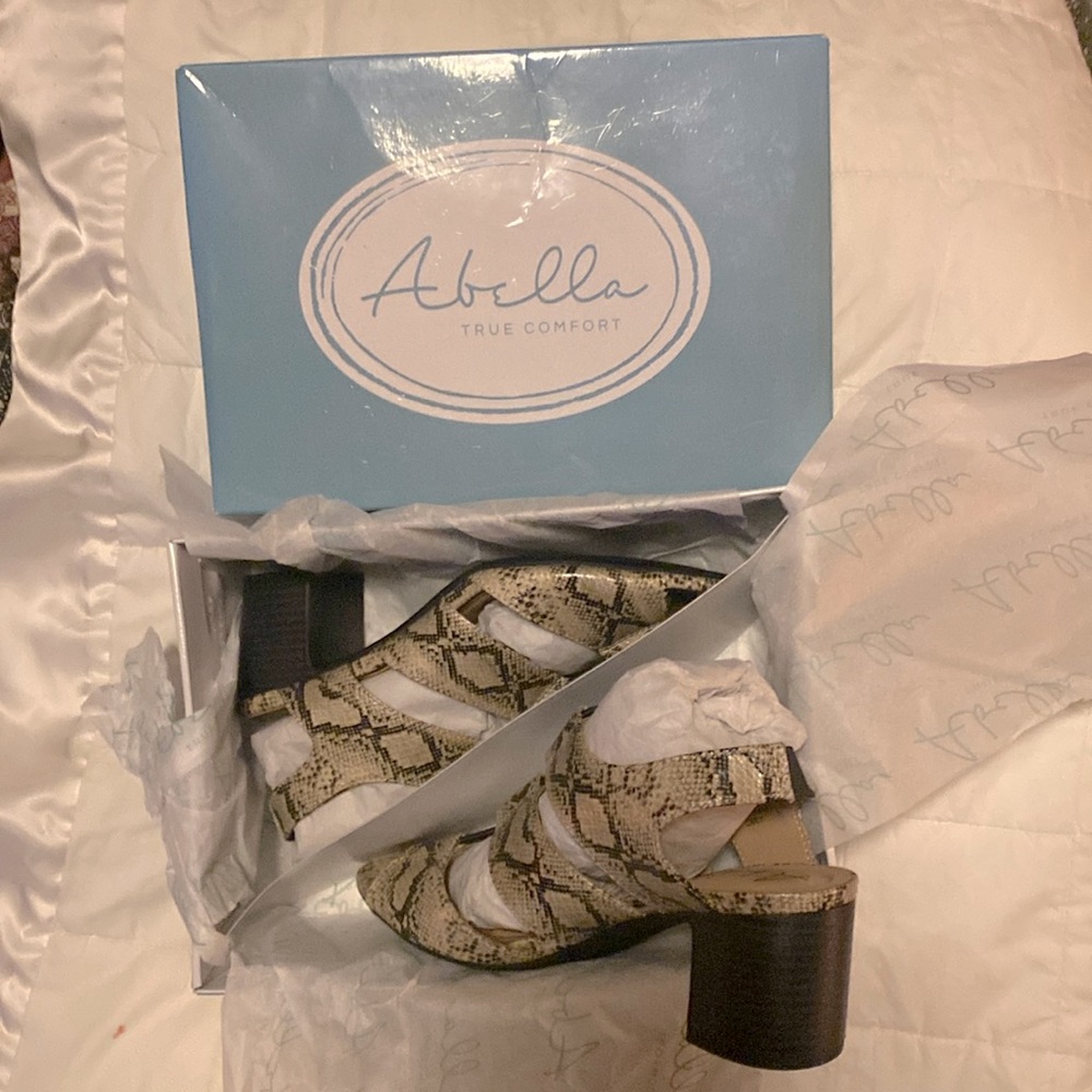 New in box never worn "python" dress shoes